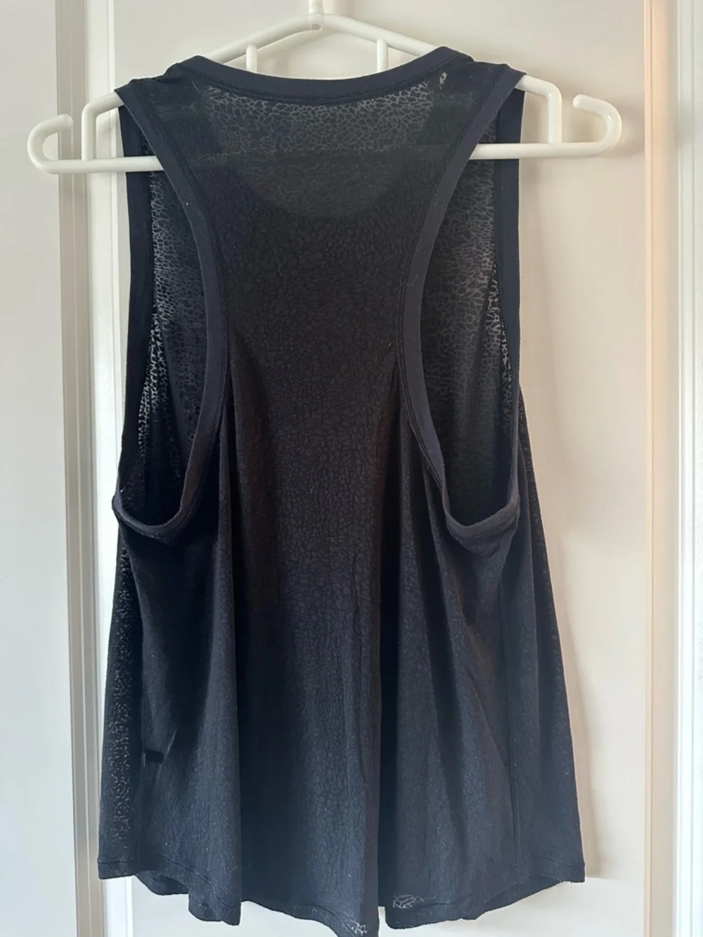🐞 LuLulemon- Razorback Mesh Tank Top - Picture 2 of 4